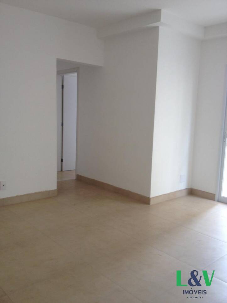 Apartamento para alugar com 3 quartos, 72m² - Foto 2