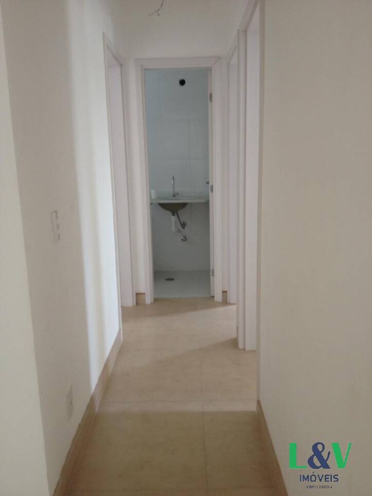 Apartamento para alugar com 3 quartos, 72m² - Foto 4