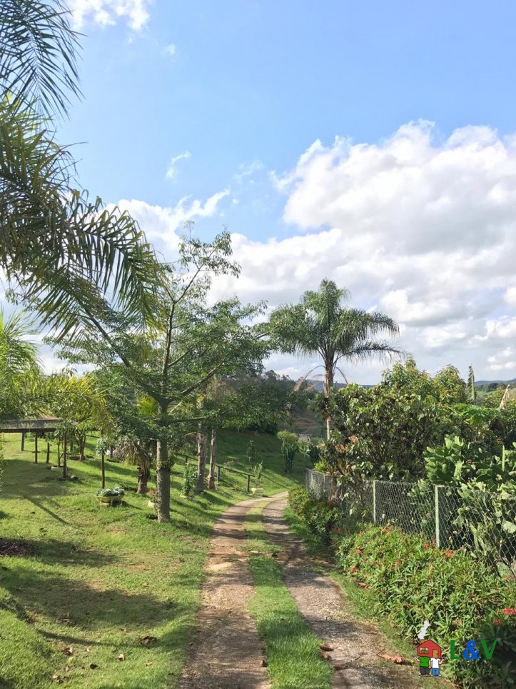 Fazenda à venda com 5 quartos, 300m² - Foto 1