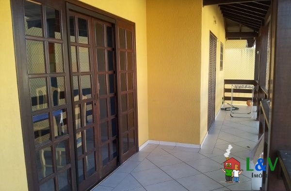 Casa de Condomínio à venda com 3 quartos, 260m² - Foto 2