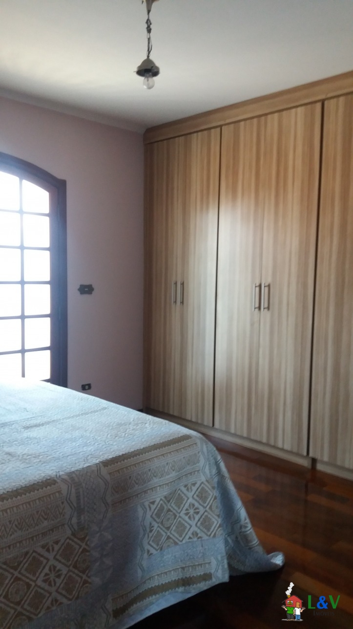 Casa à venda com 4 quartos, 330m² - Foto 17