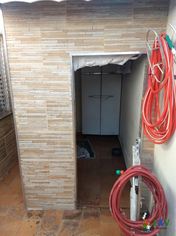 Casa à venda com 2 quartos, 200m² - Foto 4