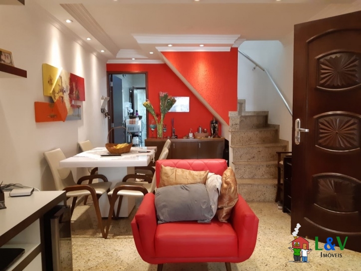 Casa à venda com 3 quartos, 130m² - Foto 1