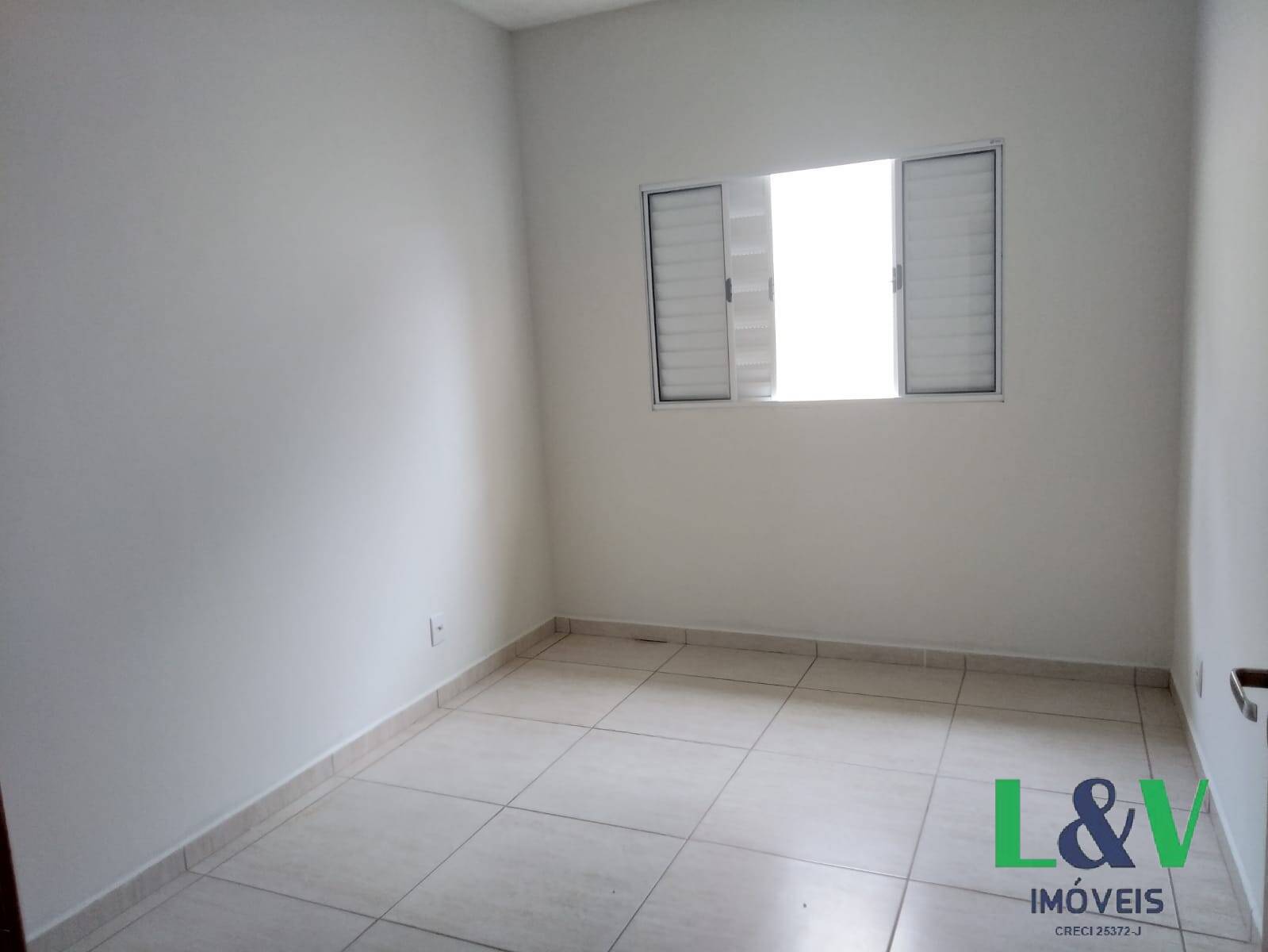 Casa para alugar com 2 quartos, 60m² - Foto 2