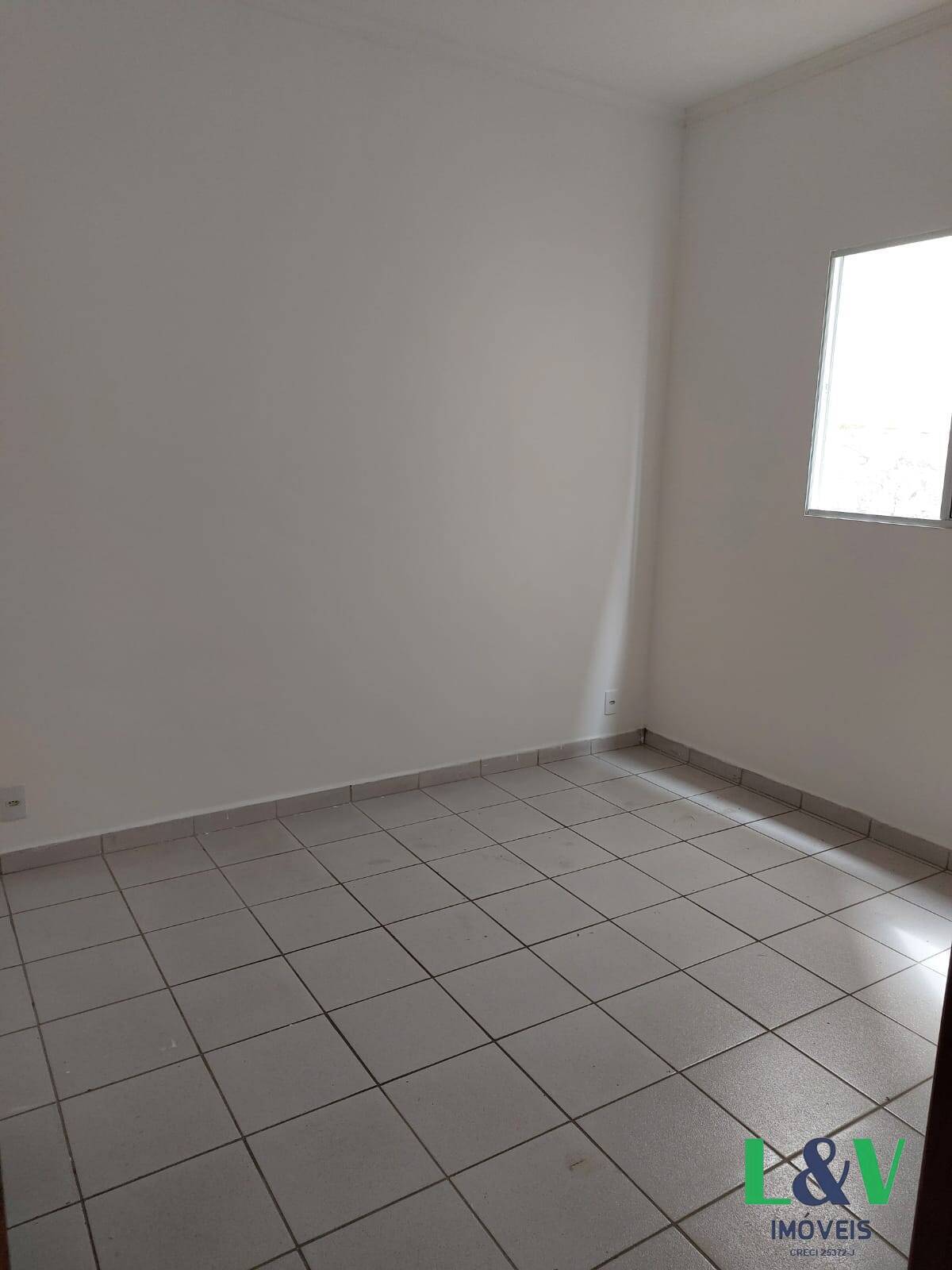 Apartamento para alugar com 3 quartos, 80m² - Foto 2