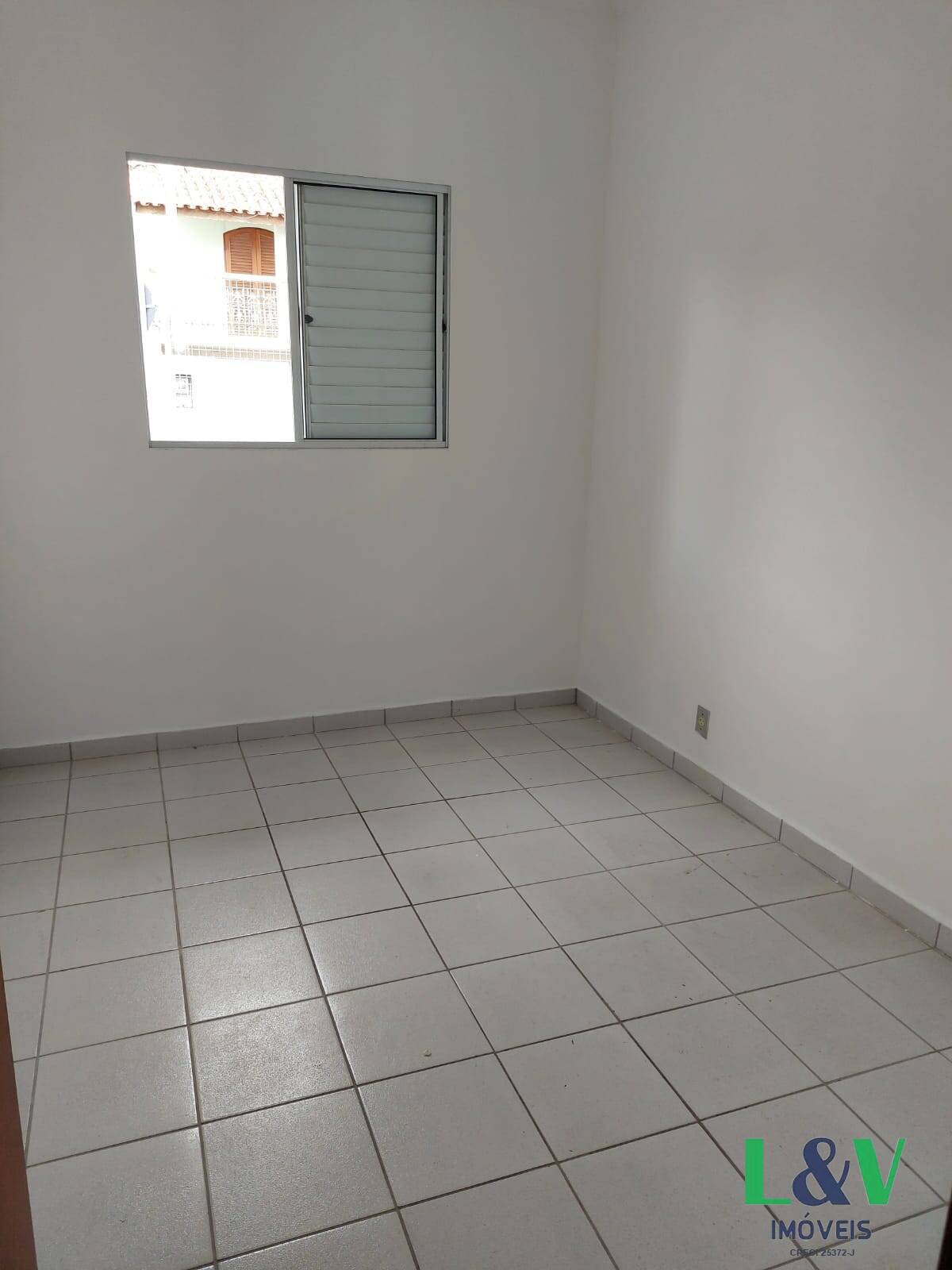 Apartamento para alugar com 3 quartos, 80m² - Foto 3