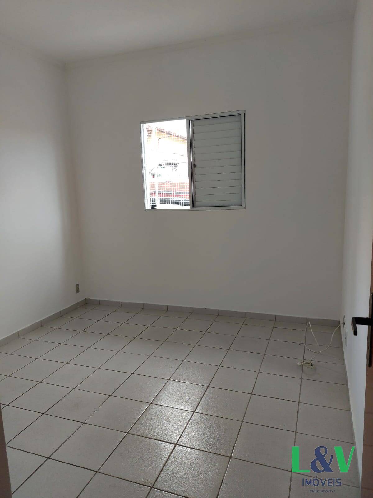 Apartamento para alugar com 3 quartos, 80m² - Foto 6