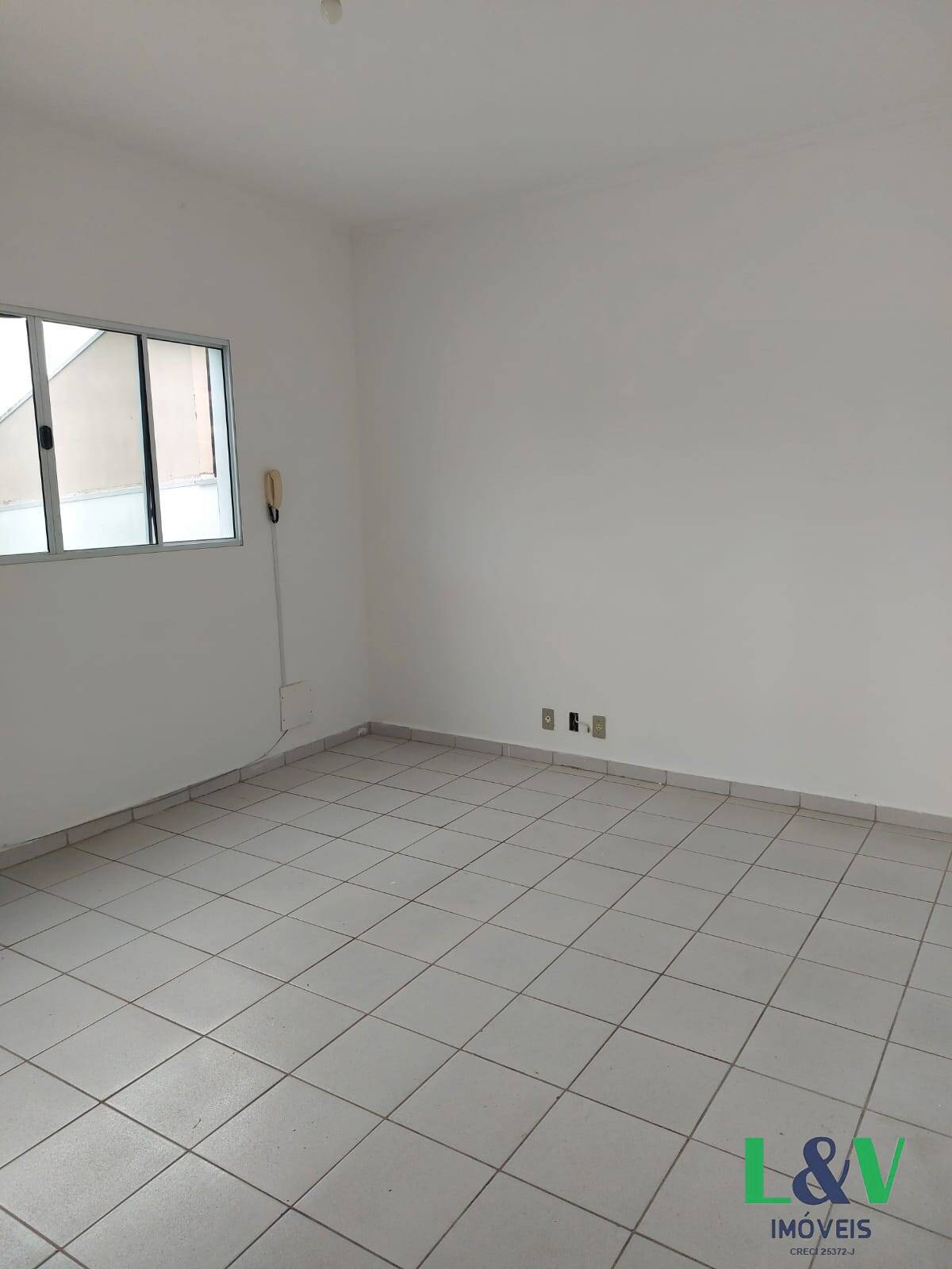 Apartamento para alugar com 3 quartos, 80m² - Foto 5