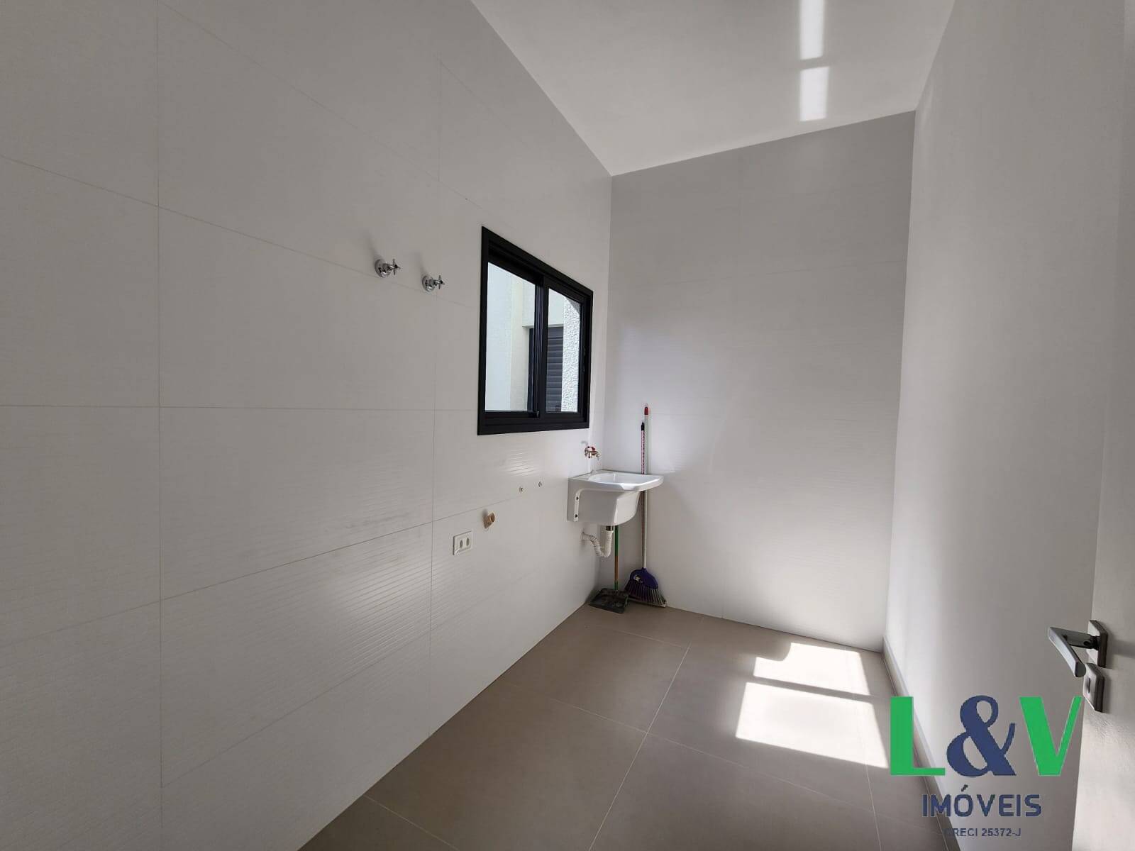 Casa de Condomínio à venda com 3 quartos, 230m² - Foto 9