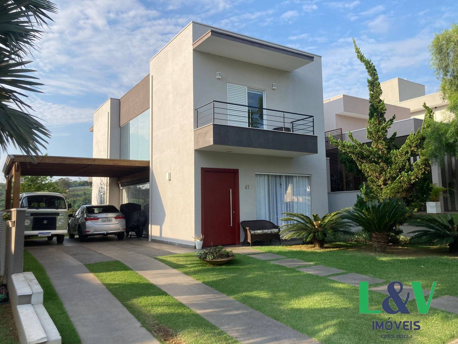 Casa à venda com 2 quartos, 184m² - Foto 1