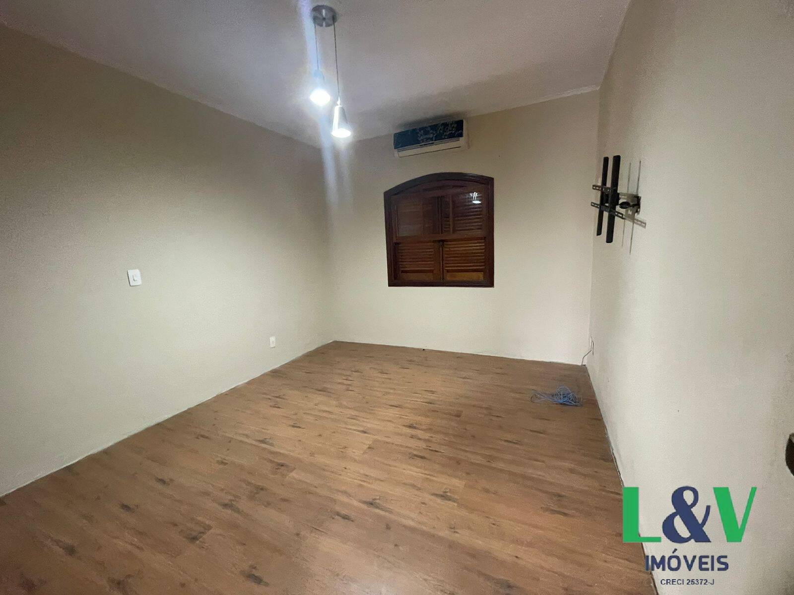 Casa para alugar com 3 quartos, 110m² - Foto 11