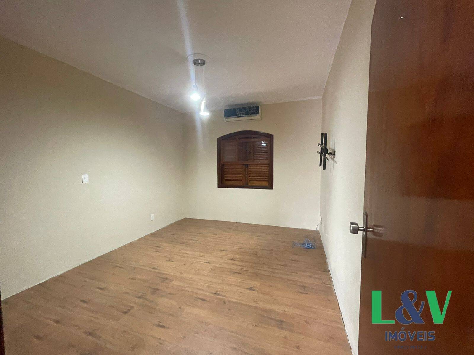 Casa para alugar com 3 quartos, 110m² - Foto 12