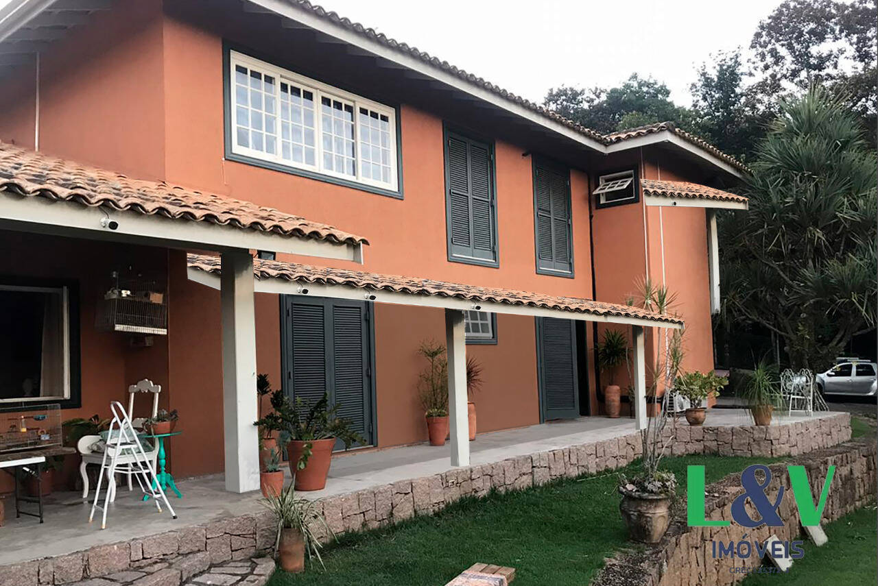 Casa à venda com 3 quartos, 307m² - Foto 2