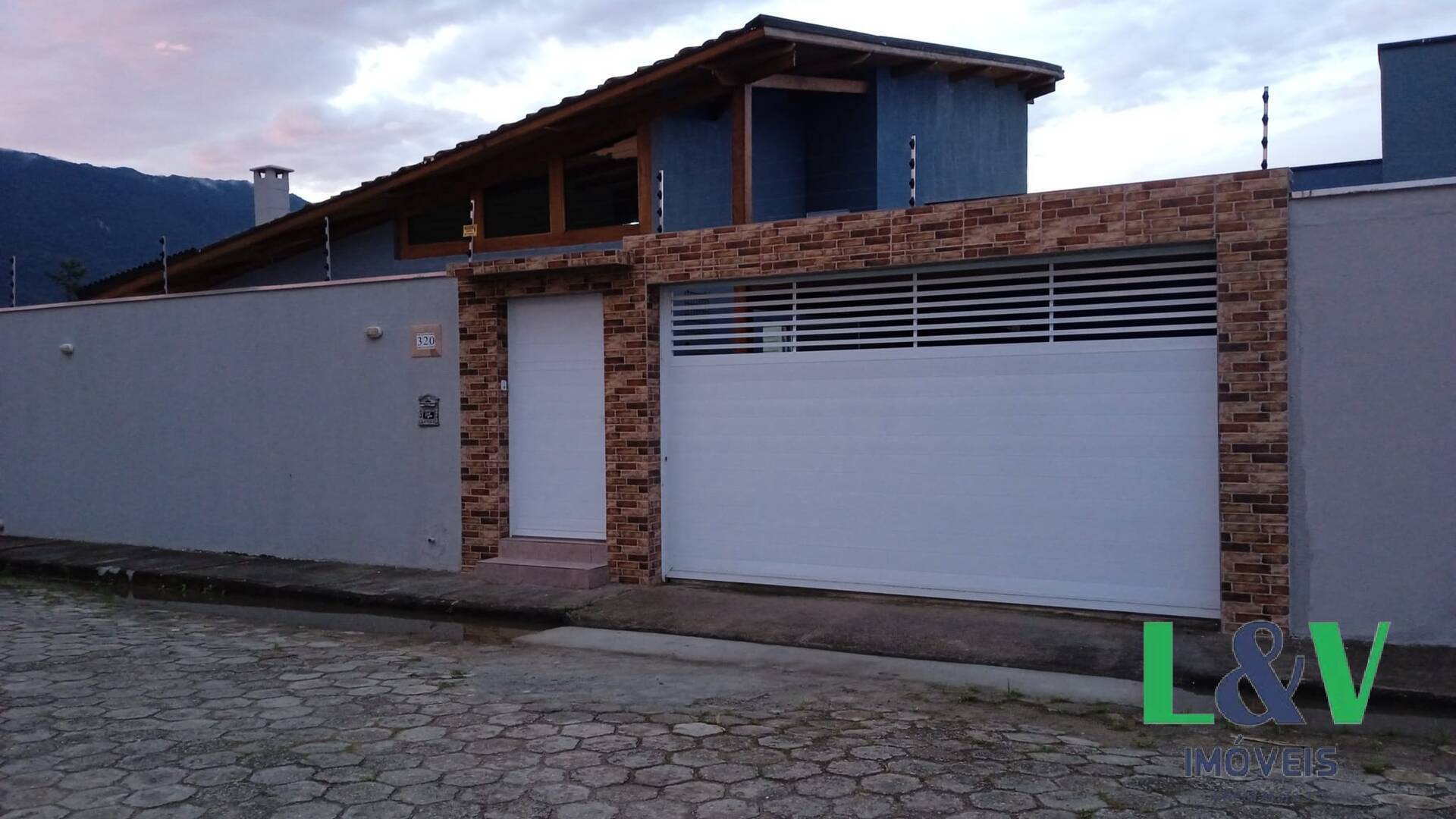 Casa à venda com 3 quartos, 250m² - Foto 8