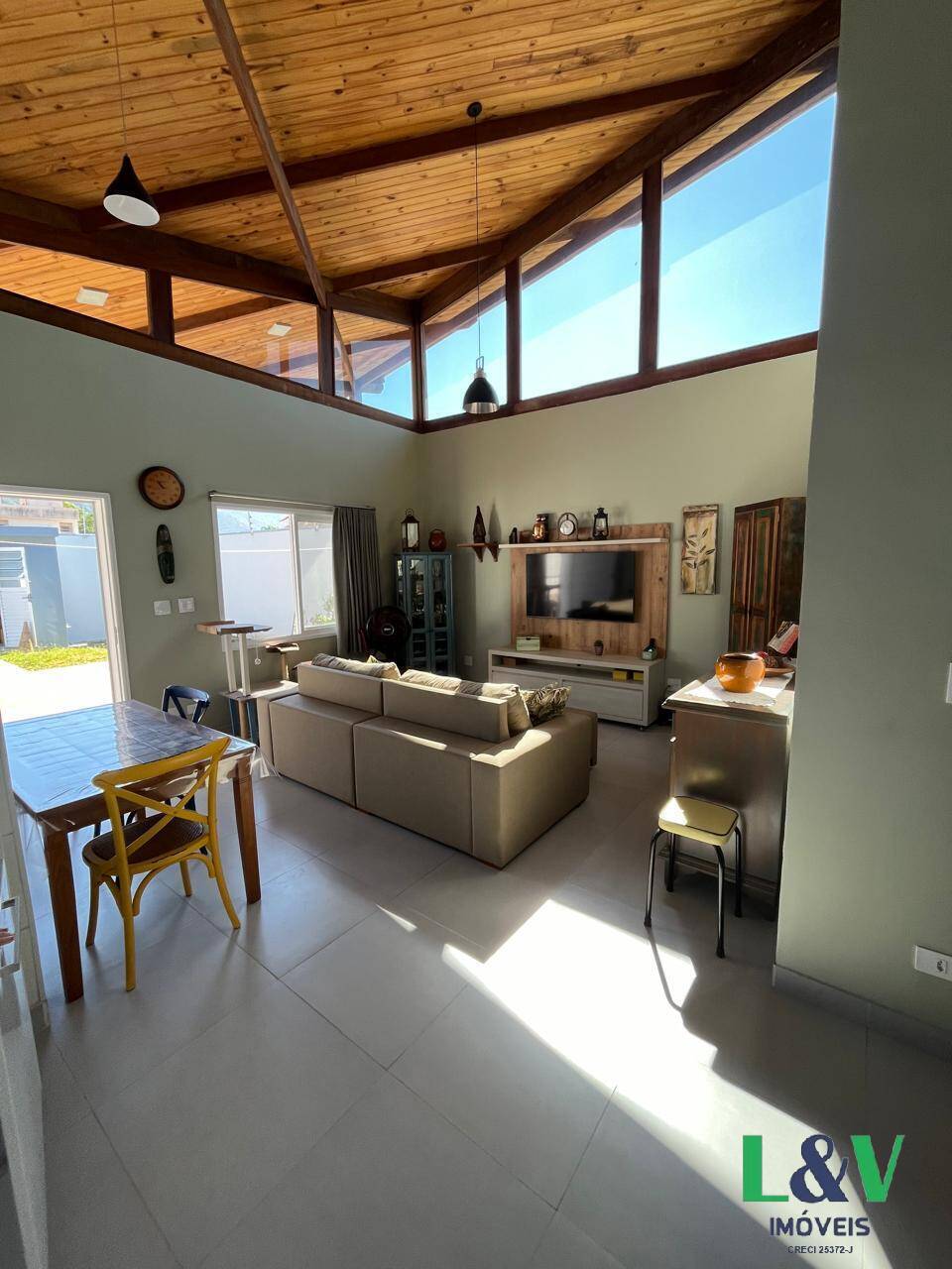 Casa à venda com 3 quartos, 250m² - Foto 4