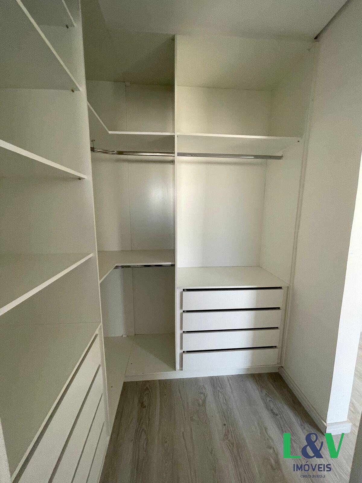 Casa para alugar com 3 quartos, 136m² - Foto 12