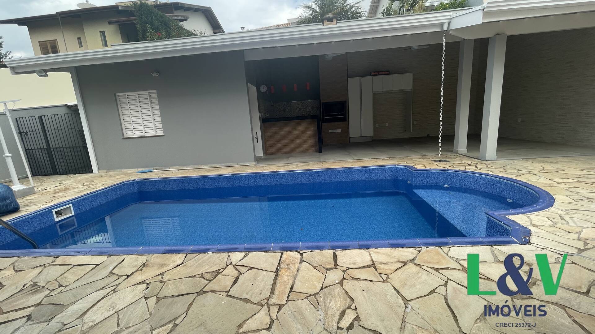 Casa à venda e aluguel com 3 quartos, 420m² - Foto 18