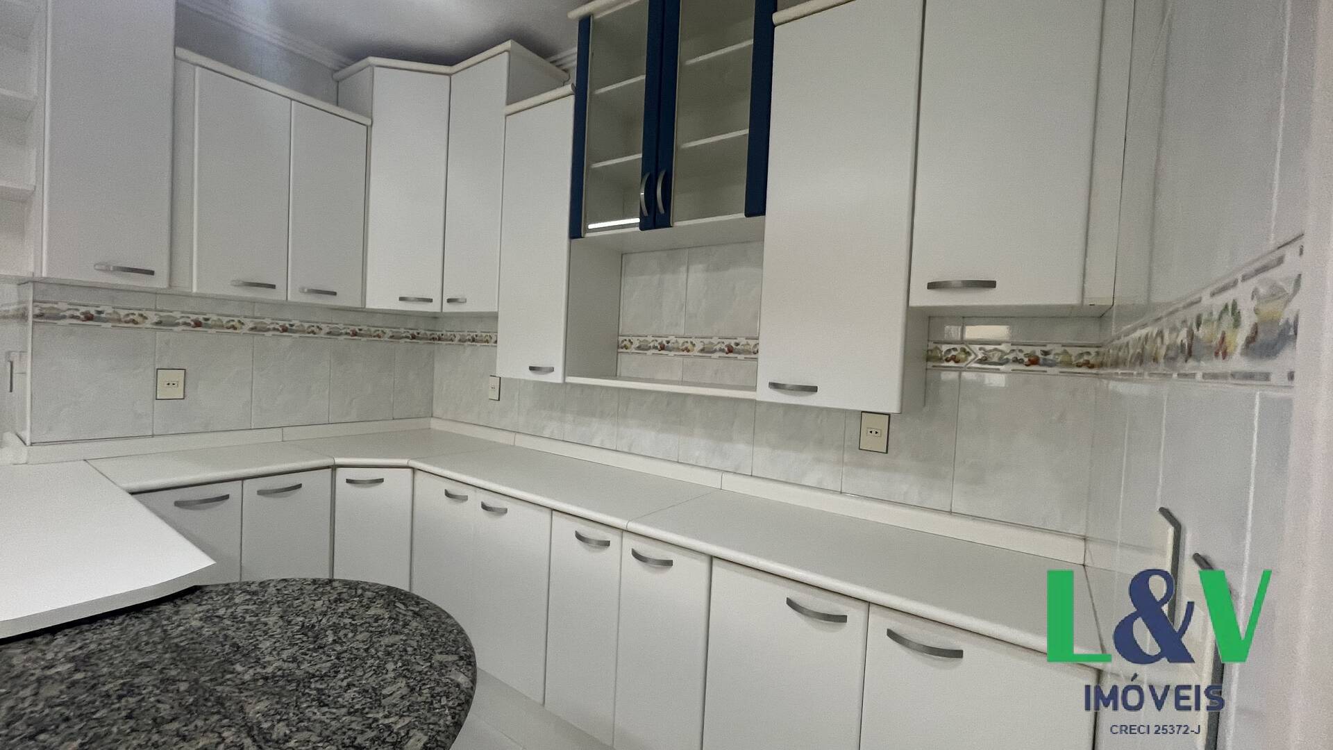 Casa à venda e aluguel com 3 quartos, 420m² - Foto 9