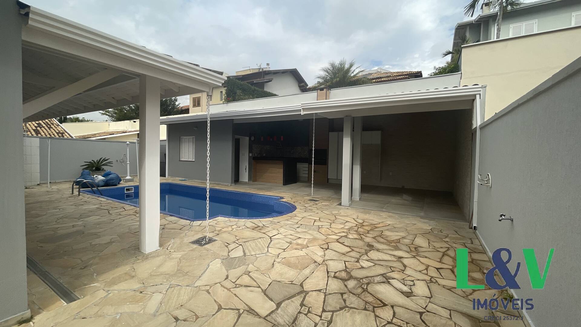 Casa à venda e aluguel com 3 quartos, 420m² - Foto 20