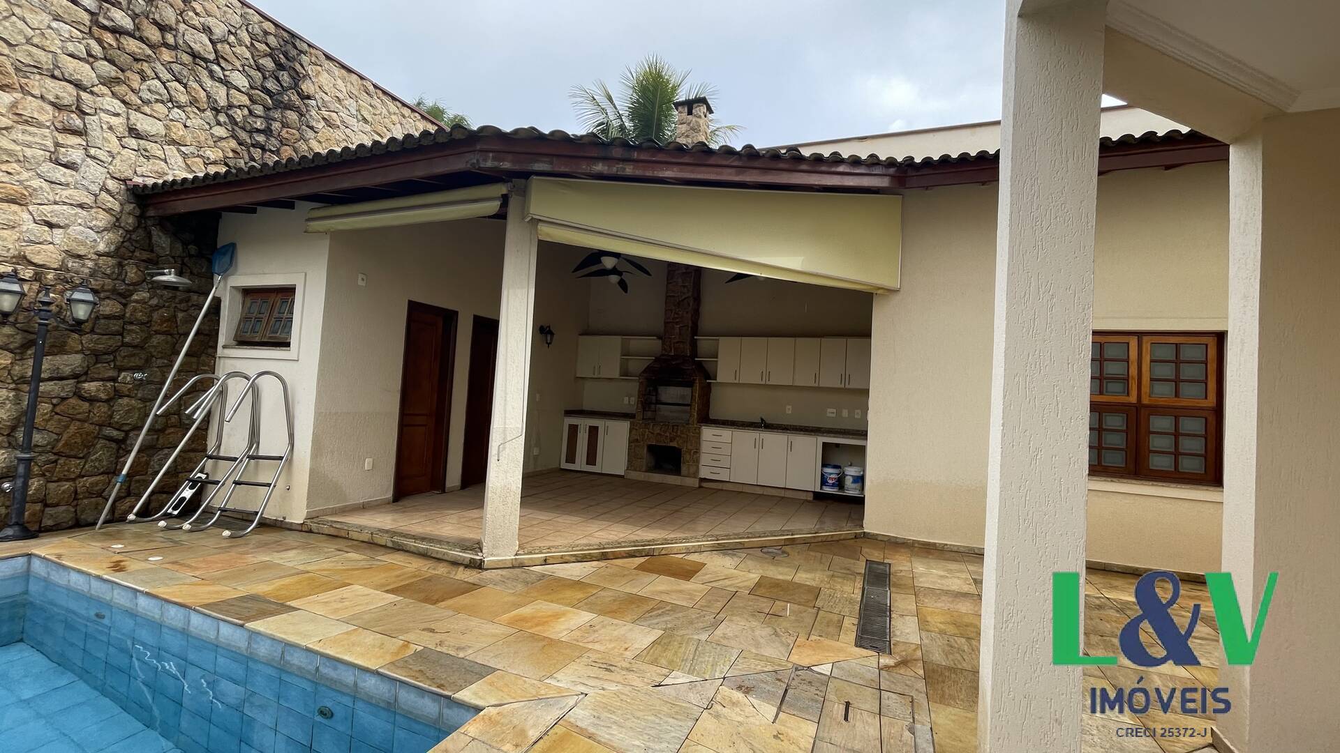 Casa de Condomínio à venda com 4 quartos, 378m² - Foto 8