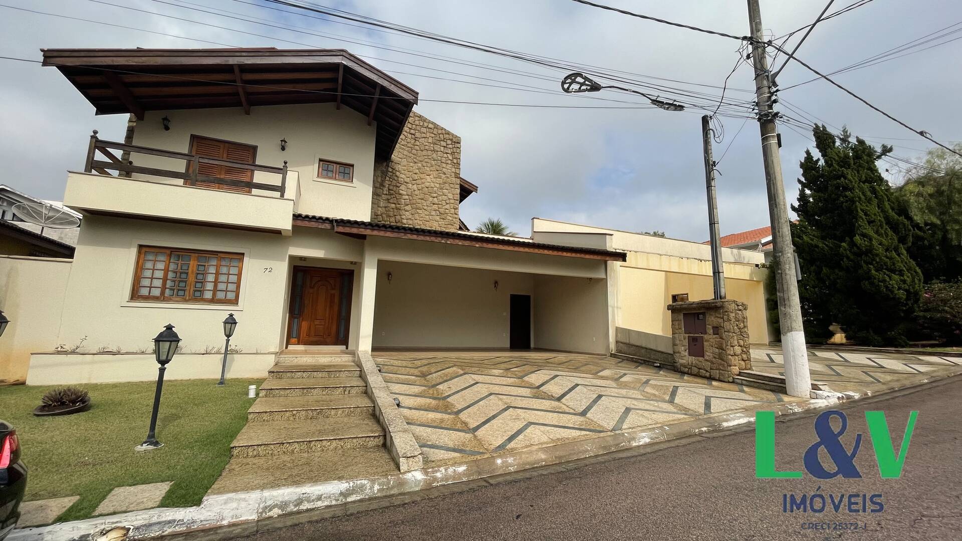 Casa de Condomínio à venda com 4 quartos, 378m² - Foto 1