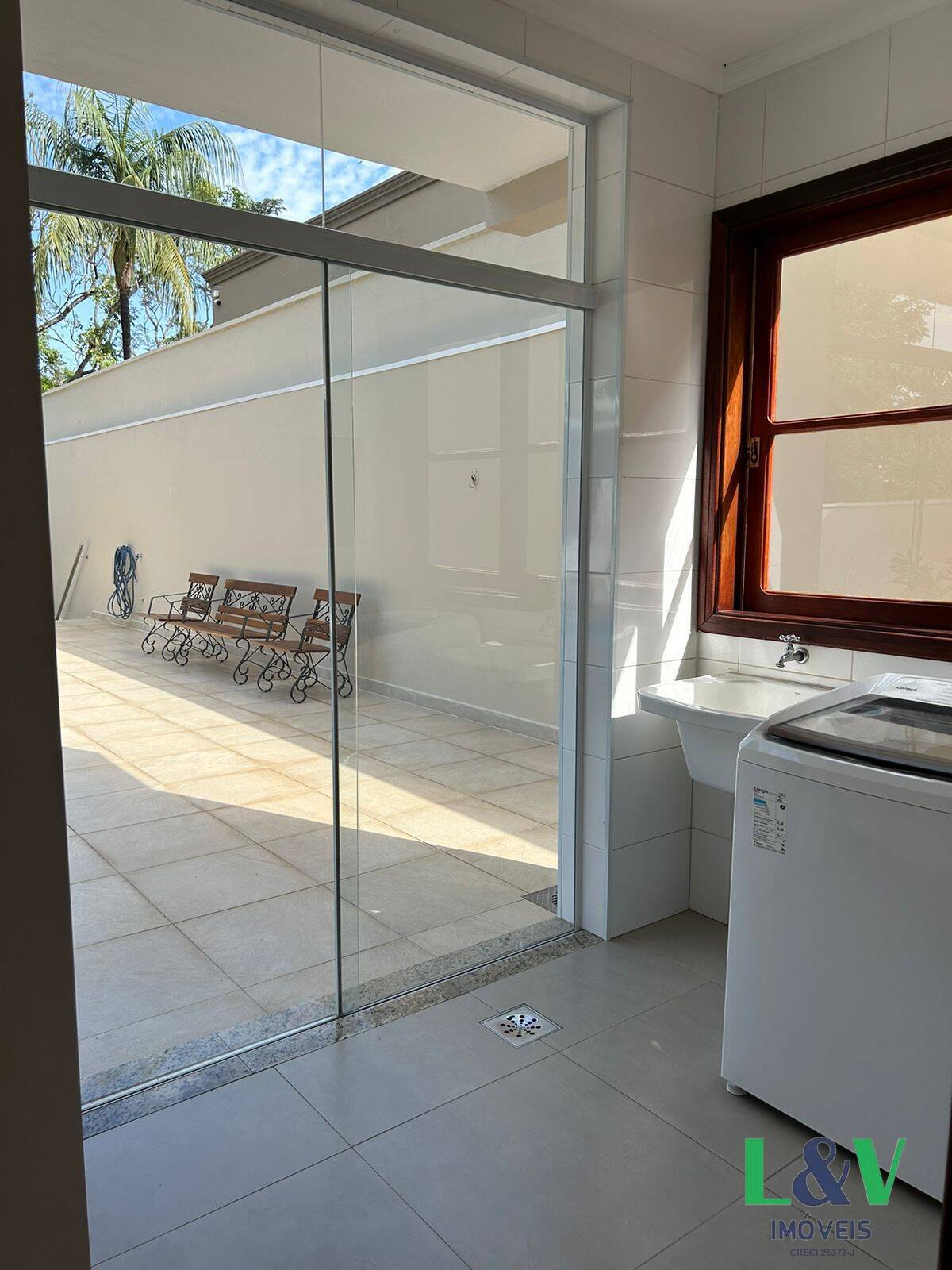 Casa à venda com 4 quartos, 300m² - Foto 9