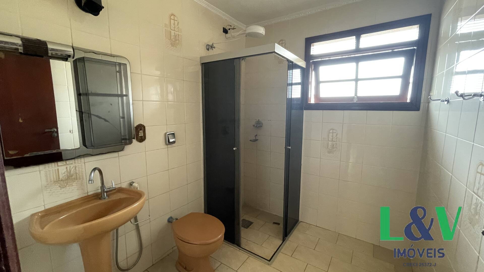 Casa para alugar com 3 quartos, 210m² - Foto 12