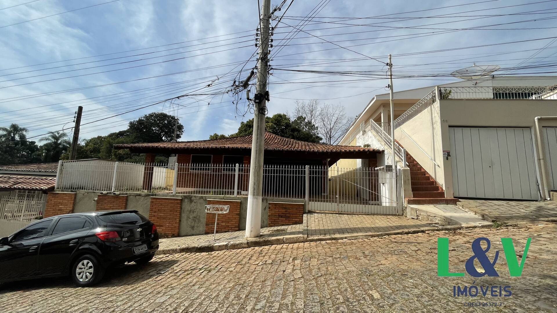 Casa para alugar com 3 quartos, 210m² - Foto 1