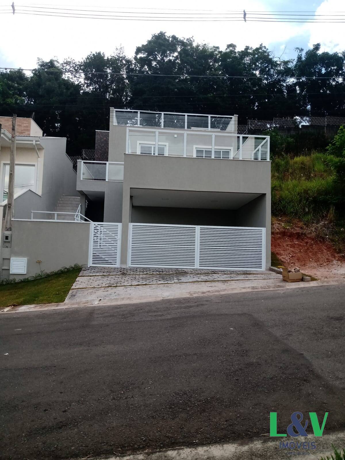 Casa à venda com 3 quartos, 170m² - Foto 1