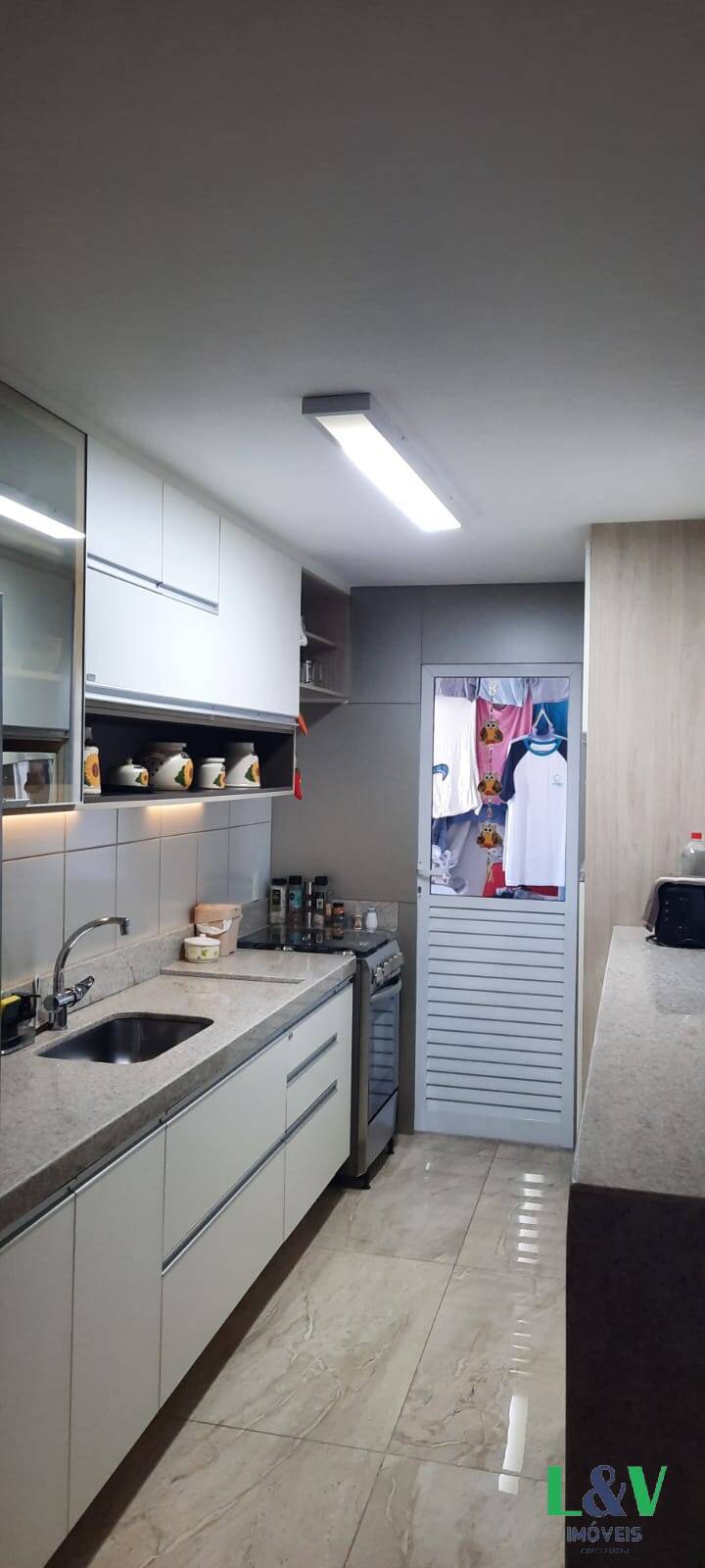 Apartamento à venda com 3 quartos, 97m² - Foto 13