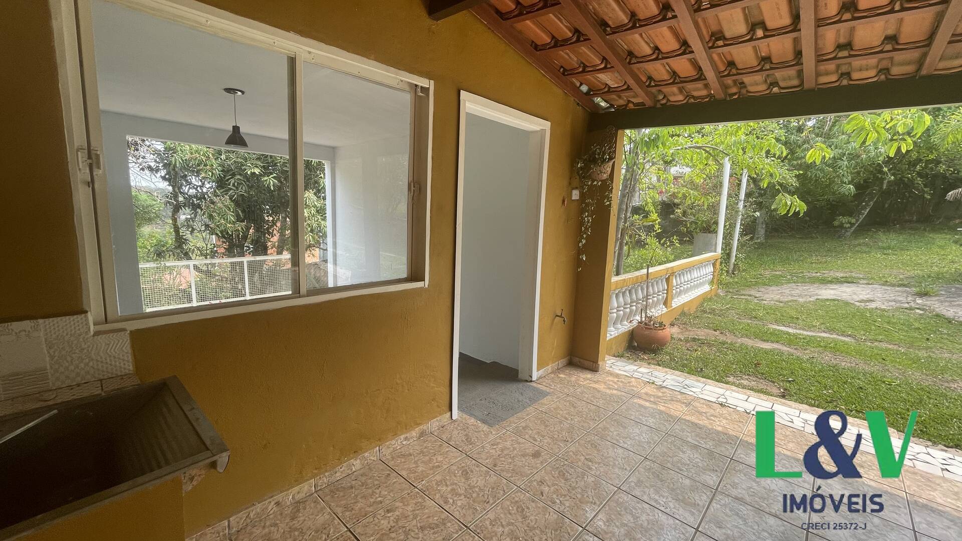 Casa à venda com 2 quartos, 1600m² - Foto 11