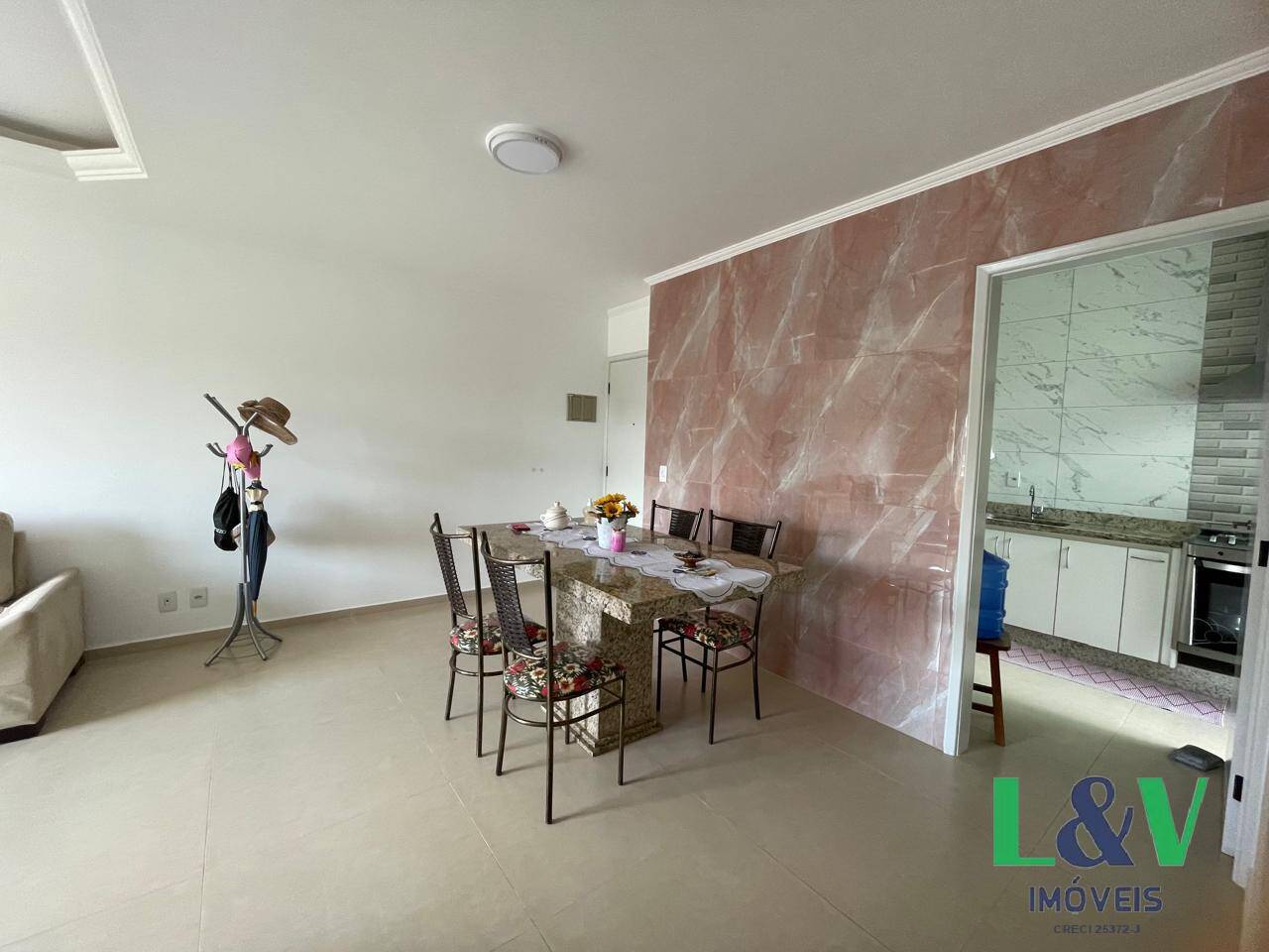 Apartamento à venda com 2 quartos, 72m² - Foto 1