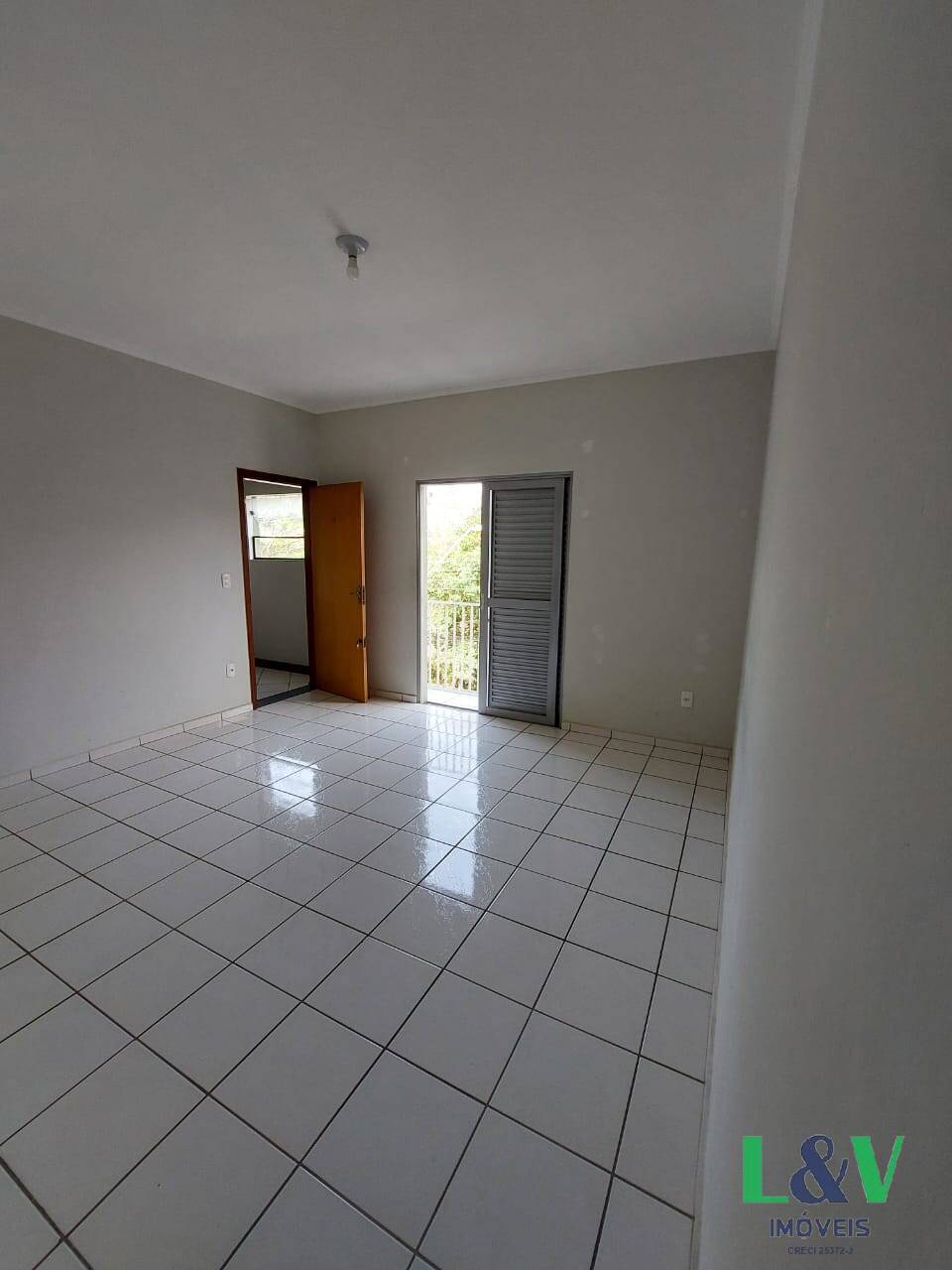 Apartamento para alugar com 2 quartos, 70m² - Foto 12