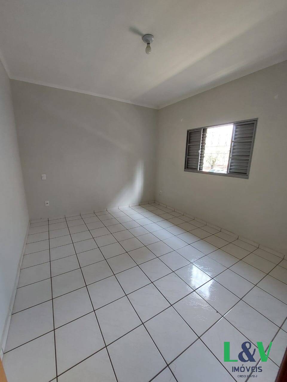 Apartamento para alugar com 2 quartos, 70m² - Foto 11