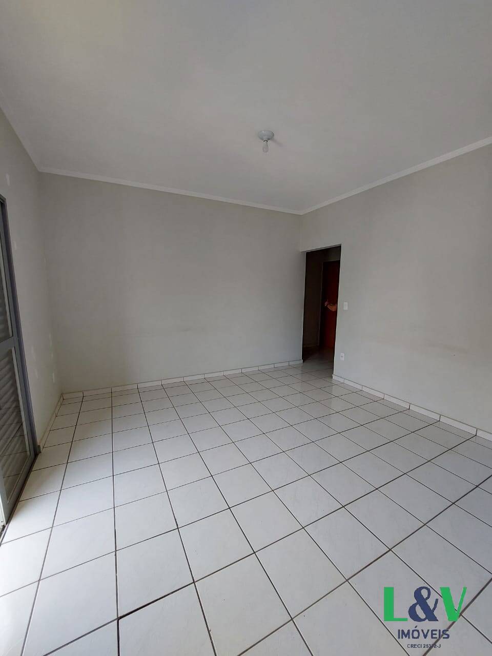 Apartamento para alugar com 2 quartos, 70m² - Foto 4