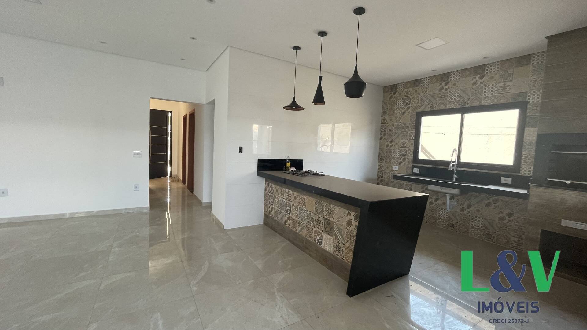 Casa à venda e aluguel com 3 quartos, 300m² - Foto 3