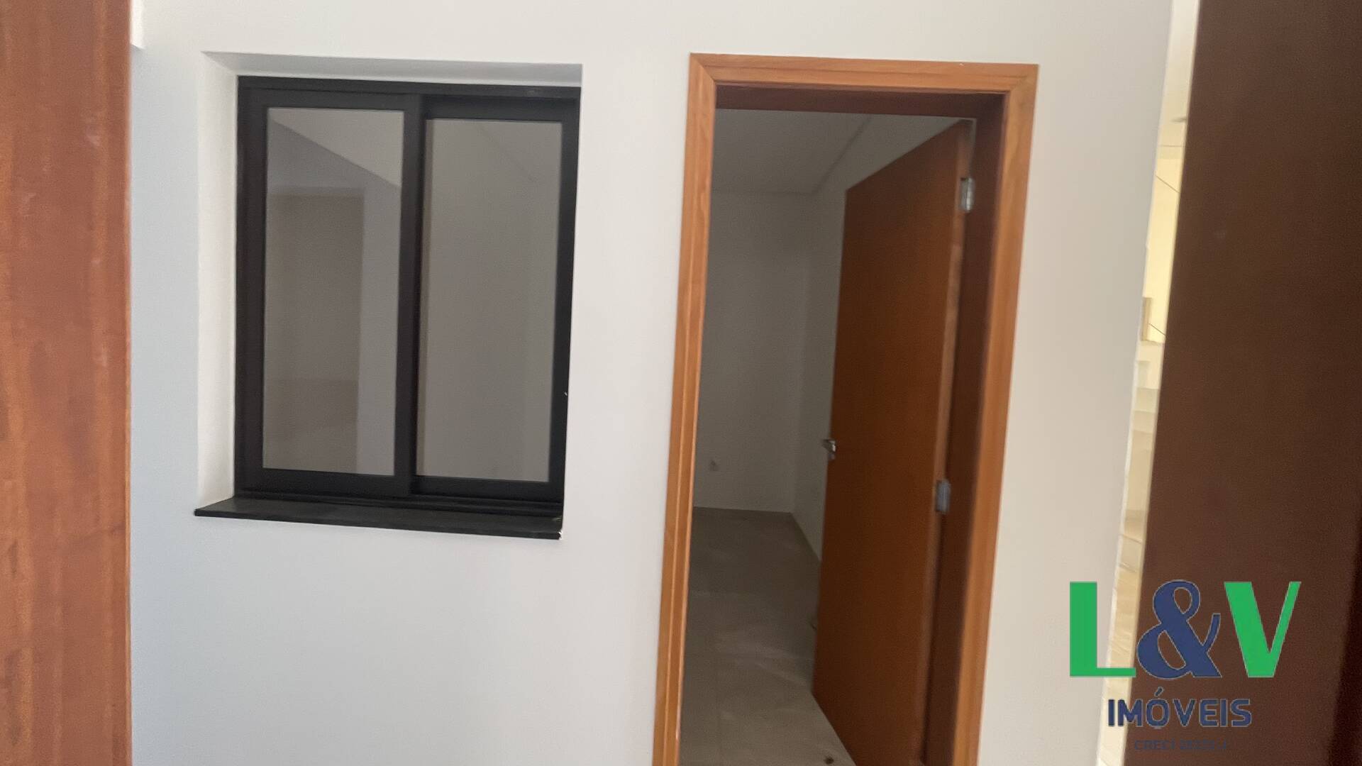 Casa à venda e aluguel com 3 quartos, 300m² - Foto 25