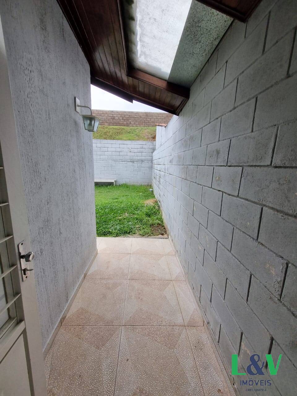 Casa de Condomínio para alugar com 3 quartos, 190m² - Foto 15