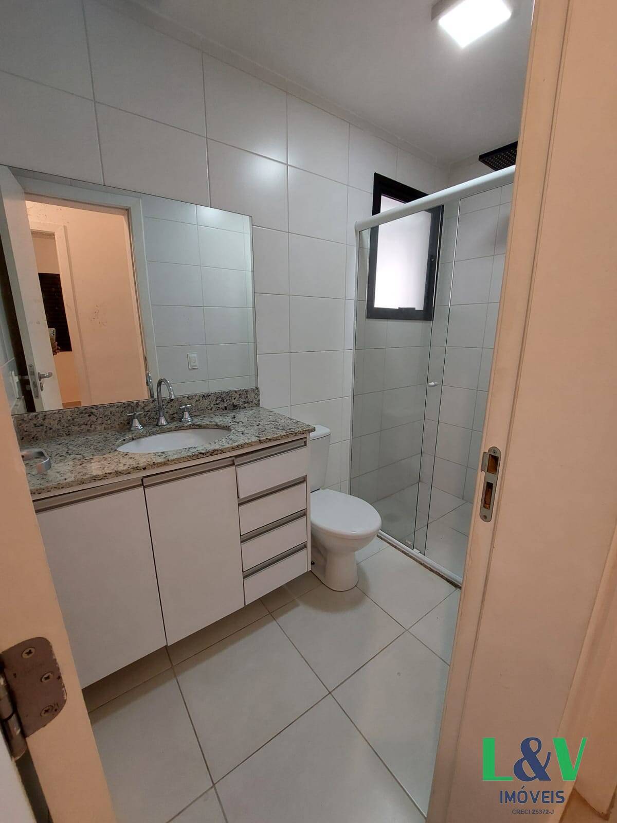 Apartamento para alugar com 3 quartos, 96m² - Foto 7