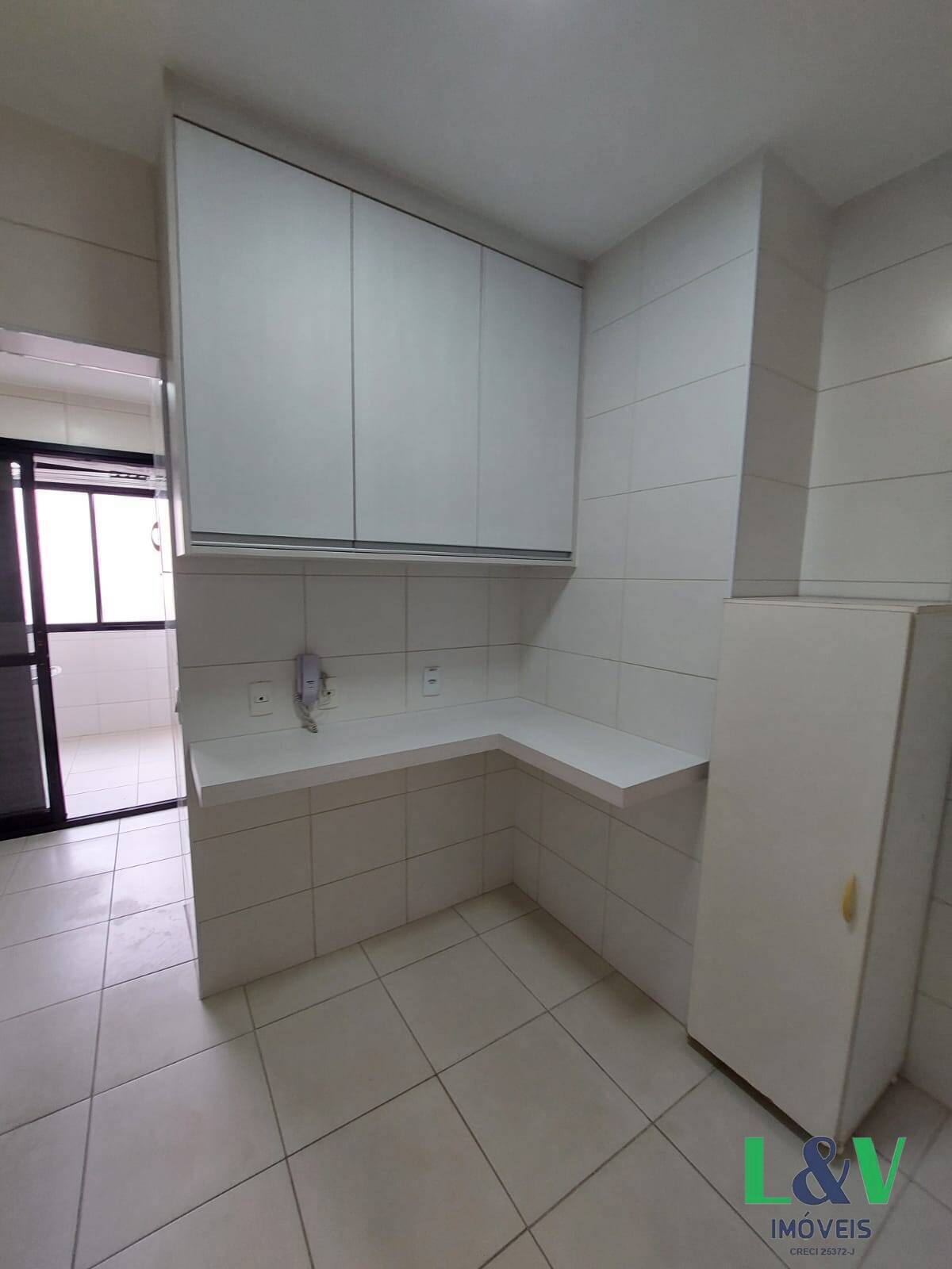 Apartamento para alugar com 3 quartos, 96m² - Foto 18