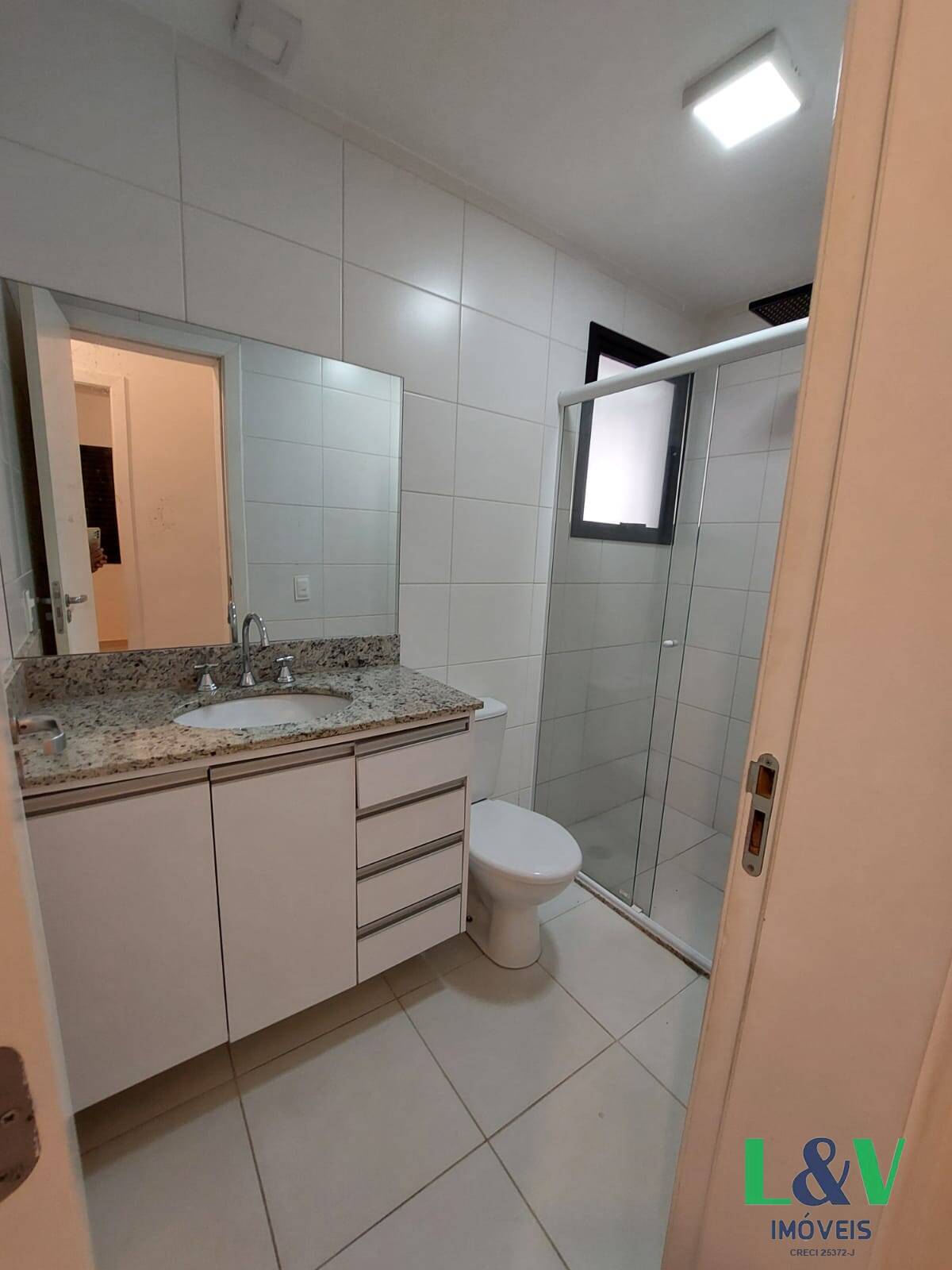 Apartamento para alugar com 3 quartos, 96m² - Foto 8