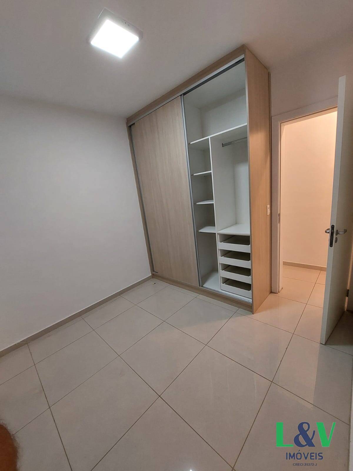 Apartamento para alugar com 3 quartos, 96m² - Foto 24