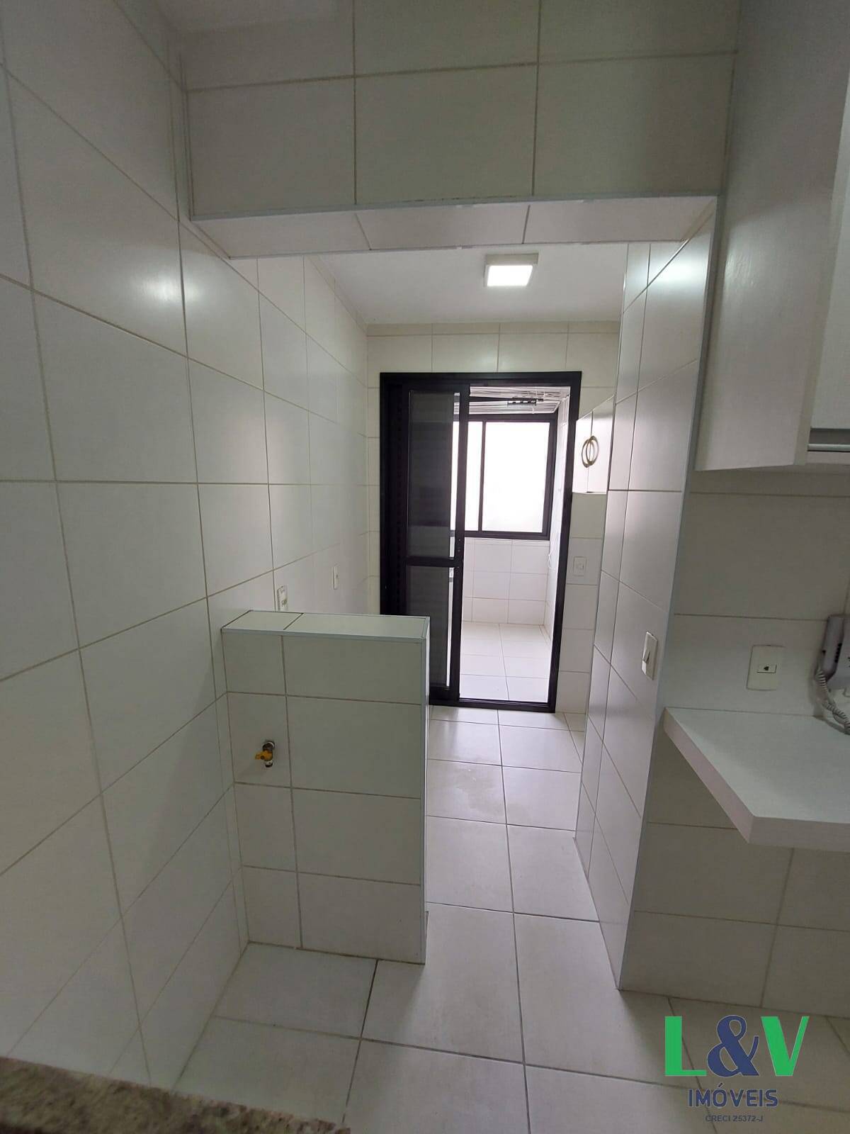 Apartamento para alugar com 3 quartos, 96m² - Foto 29