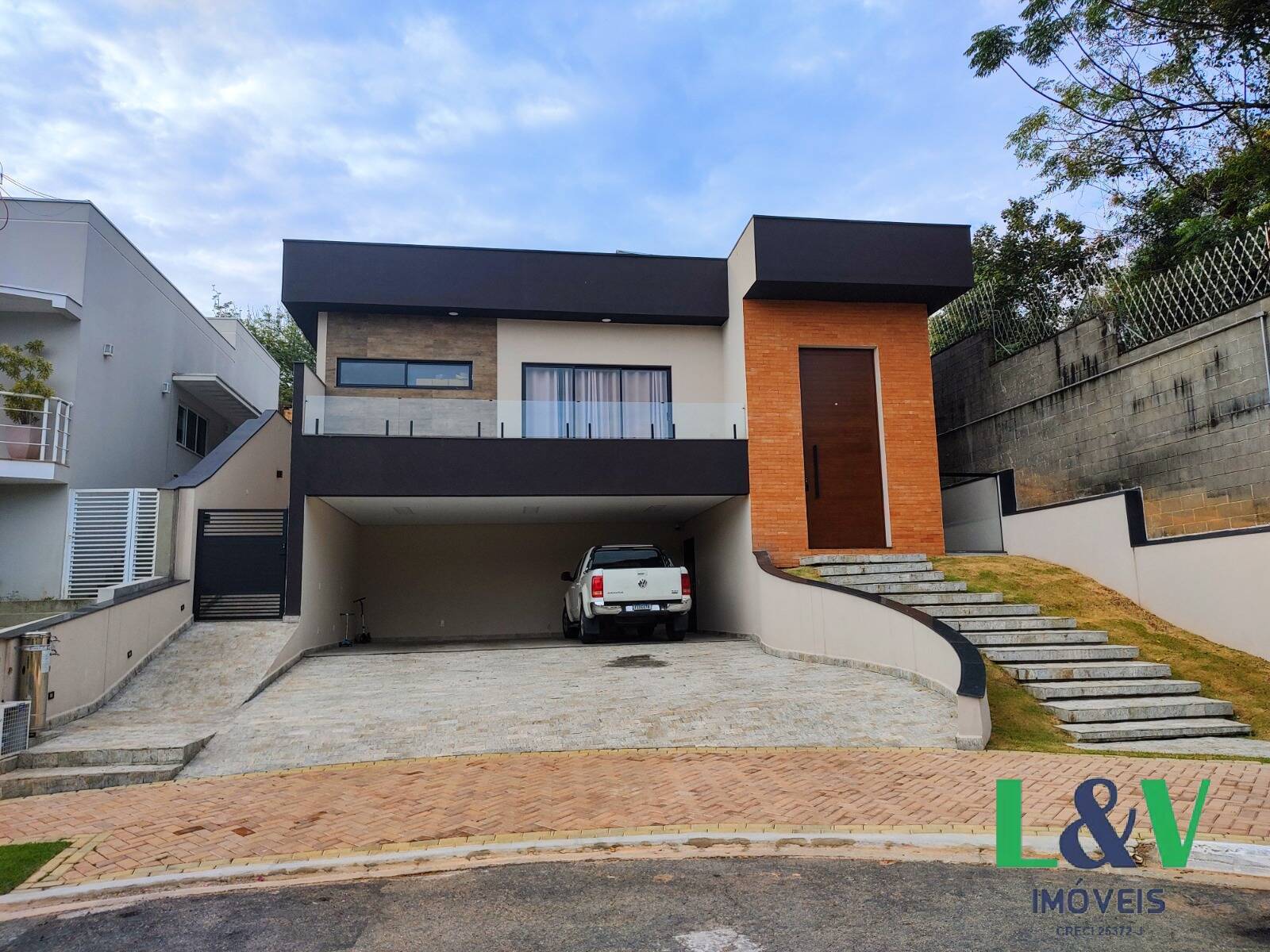 Casa de Condomínio à venda e aluguel com 3 quartos, 276m² - Foto 1