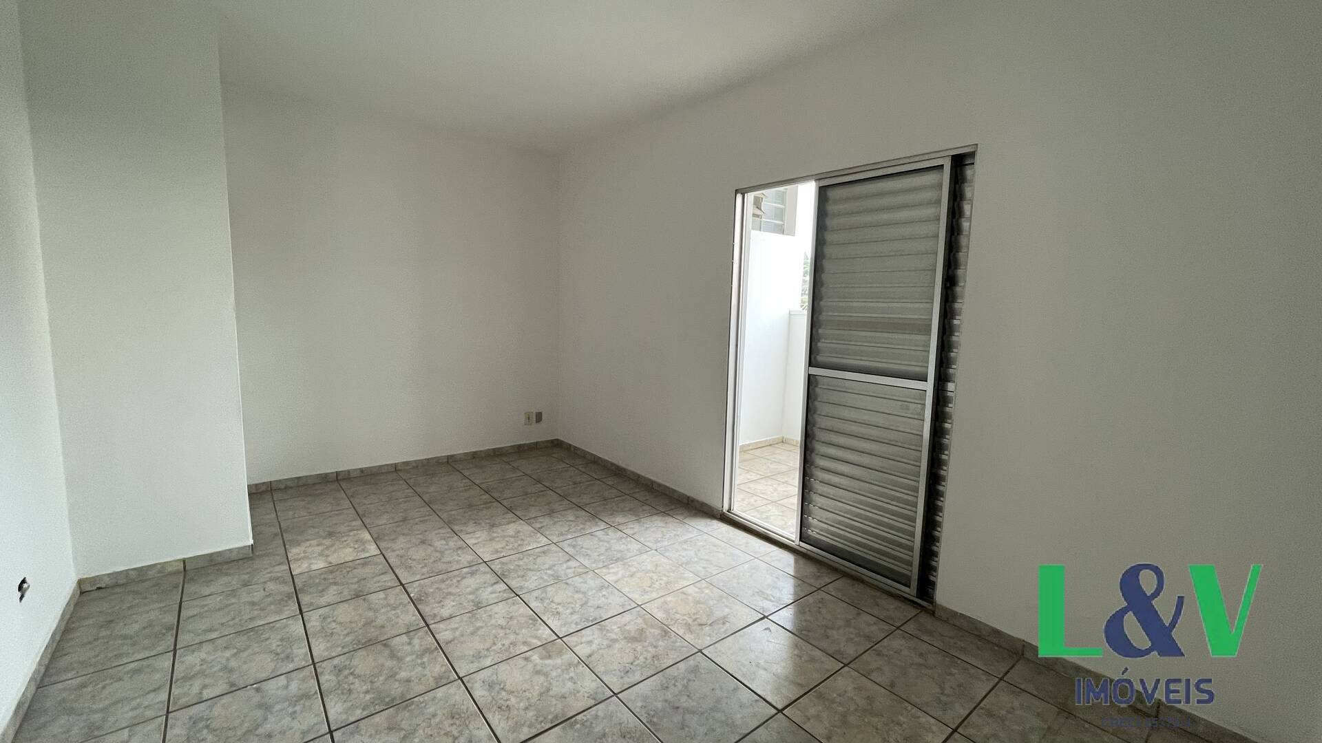 Apartamento para alugar com 3 quartos, 100m² - Foto 4