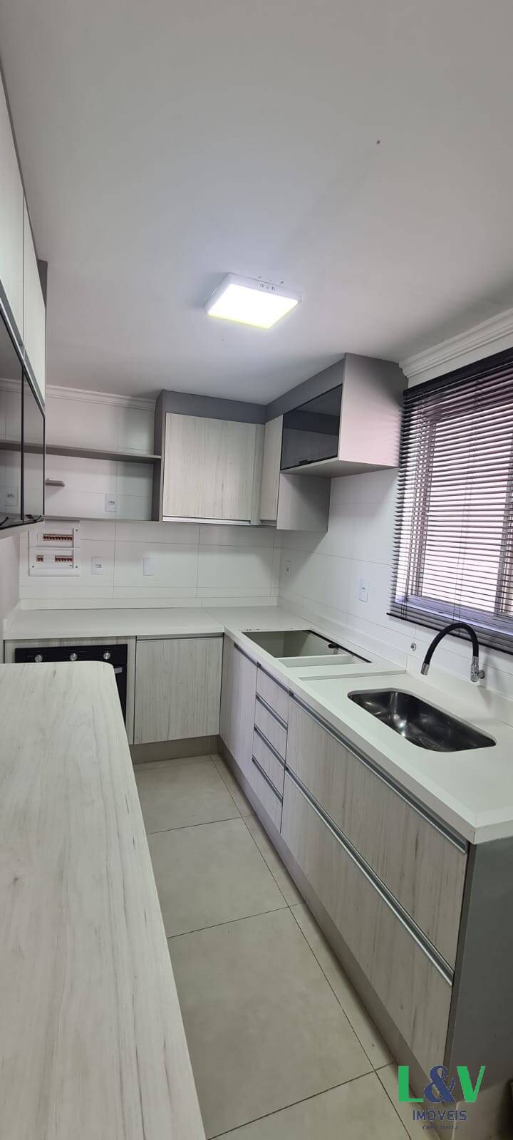 Apartamento à venda com 3 quartos, 69m² - Foto 2