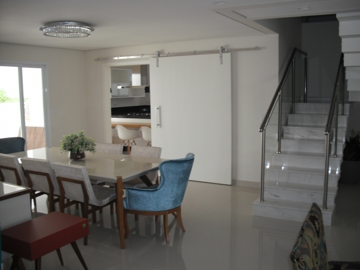 Casa à venda com 3 quartos, 300m² - Foto 17