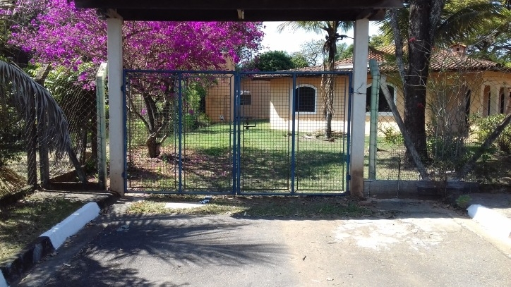 Fazenda à venda com 4 quartos, 170m² - Foto 1